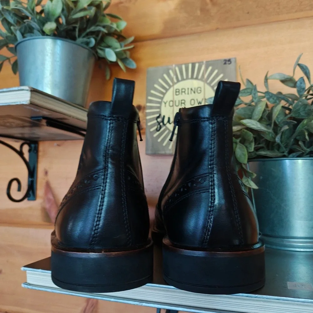 Ecco Biarritz Black Patent Leather Wingtip Ankle Chelsea Dress Boots Sz 41/7-7.5